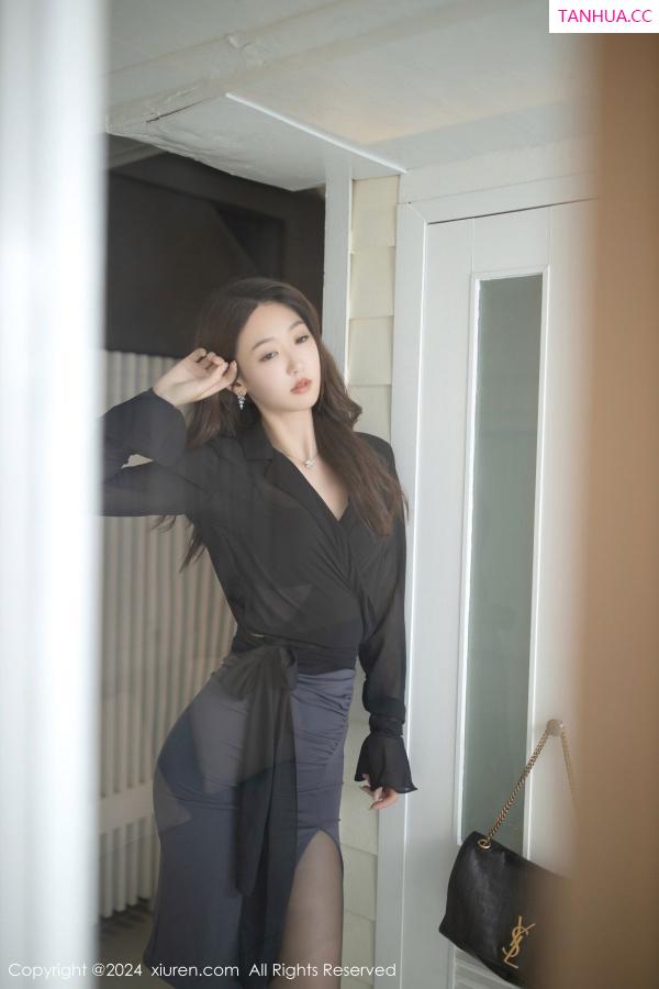 唐安琪  [XiuRen]高清写真图 2024.01.29 No.8034 唐安琪 黑丝美腿第6张图片